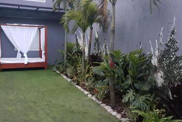 هتل Suites Lounge La Viga
