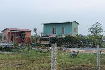 هتل The Farmer  Home