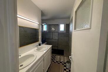 پانسیون Brinette Room