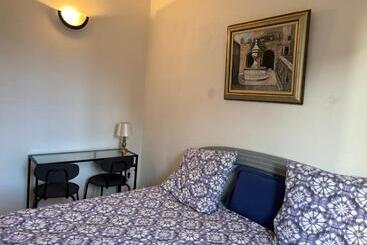 پانسیون Brinette Room