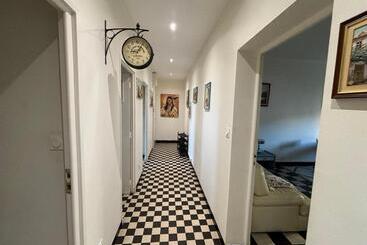 پانسیون Brinette Room