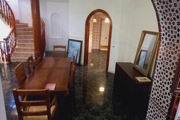 پانسیون Estrella Lounge