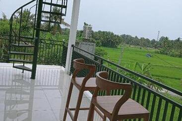 پانسیون Henrynatha Guesthouse