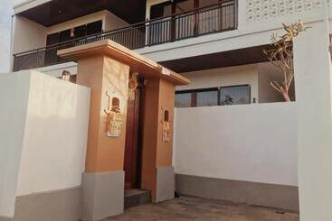 پانسیون Henrynatha Guesthouse