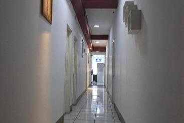 پانسیون Hostal Vinos De Mérida