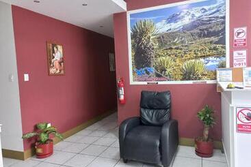 پانسیون Hostal Vinos De Mérida