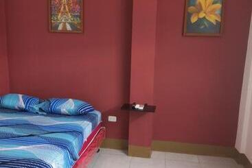 پانسیون Hostal Vinos De Mérida