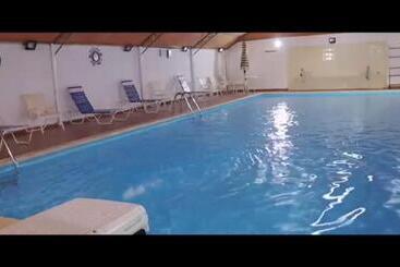 استراحتگاه Florida Pool & Grill