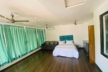منتجع The White Pearl Villa