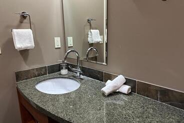 Solara Mountain Retreat   Pool   Hot Tub   Spa   Gym