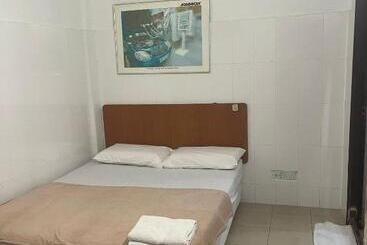 Amrise Hotel 12