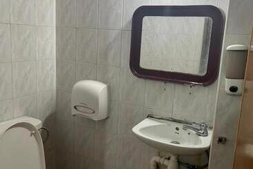 Amrise Hotel 12