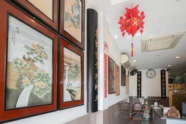 Amrise Hotel 12
