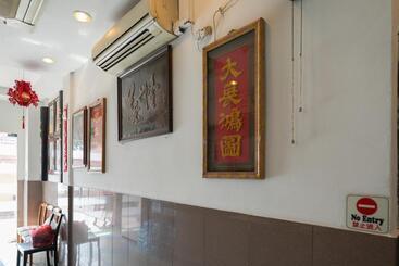 Amrise Hotel 12
