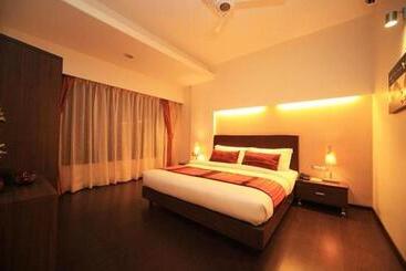 Fabhotel Prime Centurion