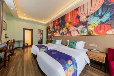 هتل Overseas Chinese Town Nanyang Inn