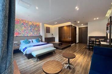 هتل Overseas Chinese Town Nanyang Inn