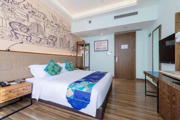 هتل Overseas Chinese Town Nanyang Inn