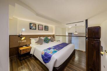 هتل Overseas Chinese Town Nanyang Inn