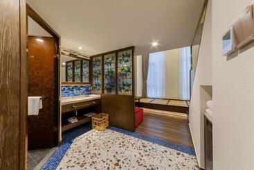 هتل Overseas Chinese Town Nanyang Inn