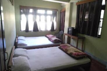 هتل J.p. Lodge , Kalimpong