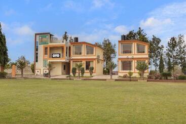 هتل Oyo Arka Resorts Venue Of Joy