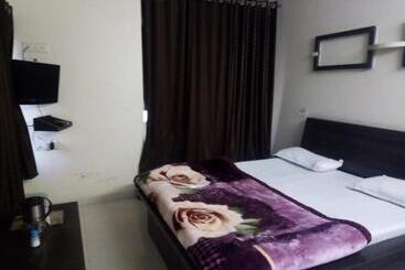 ホテル Radhika Palace