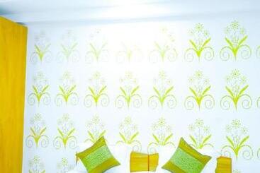 هتل Roomshala 050 Abode In   Near Dwarka Sec 23