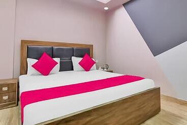 هتل Roomshala 050 Abode In Near Dwarka Sec 23