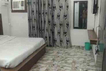 هتل Shiv Sham