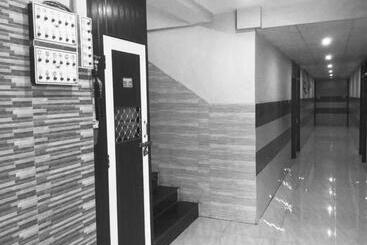پانسیون 7even Hills  International Airport By Glitz Hotels