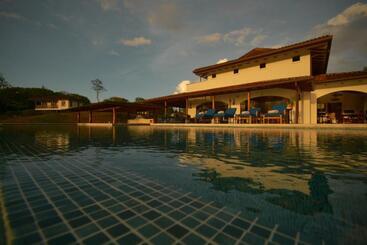 استراحتگاه El Lugar