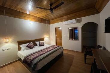 Wild Planet Corbett Hotel And Resort