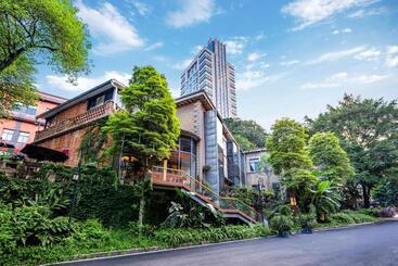 Wuyu Hotel   Chongqing University & Ciqikou Ancinet Town