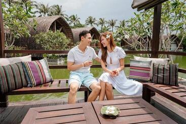 B5 12a03 Phu Quoc Waterfront Hotel Beach Swimming Pool