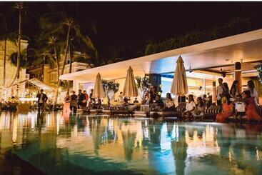 B5 12a03 Phu Quoc Waterfront Hotel Beach Swimming Pool