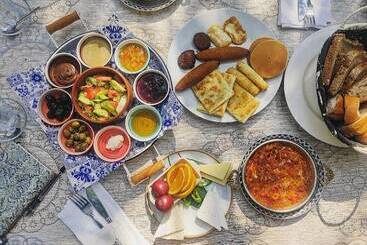 تختخواب و صبحانه Babil Bahçeleri Butik Hotel & Cafe