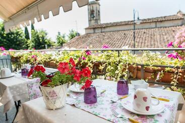 تختخواب و صبحانه Terrazza Ginori