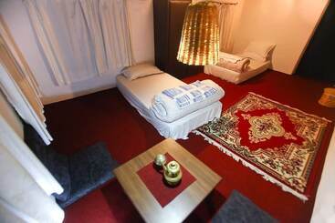 تختخواب و صبحانه Traditional Newari Homestay