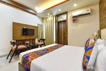 Fabhotel Prime Royal Park