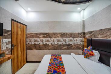 Fabhotel Rv Palace