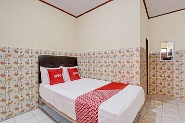 בית מלון כפרי Agustha Homestay By Oyo