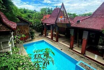 酒店 Djawata Resort & Gallery