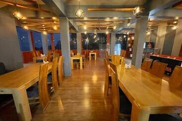 فندق Himratana The Junctioninn