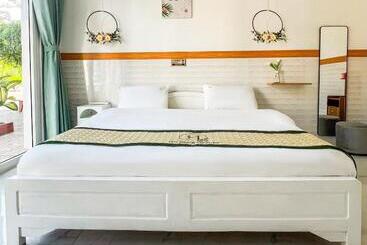هتل Hy Guesthouse Phu Quoc   Nhà Hy Vivu Bên Vườn