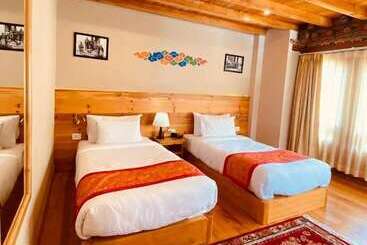 هتل Lhayhuel Resort & Spa