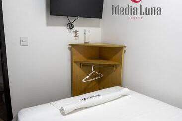 هتل Media Luna