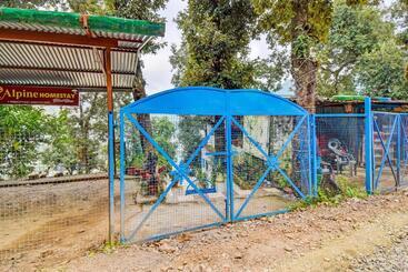 هتل Super Oyo Flagship Alpine Homestay