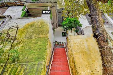 هتل Super Oyo Flagship Alpine Homestay