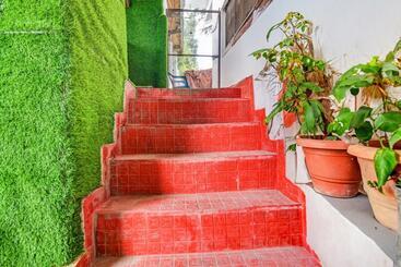 هتل Super Oyo Flagship Alpine Homestay